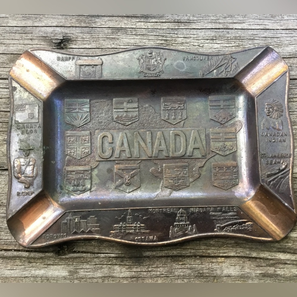 Vintage Canada metal souvenir plate ash tray nostalgic decor